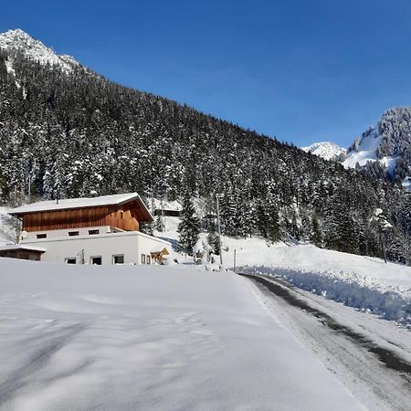 Haus Adrian Apartment Wald am Arlberg Ngoại thất bức ảnh