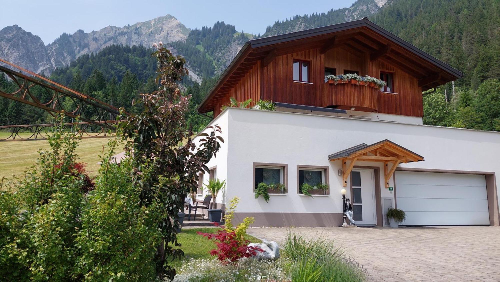Haus Adrian Apartment Wald am Arlberg Ngoại thất bức ảnh